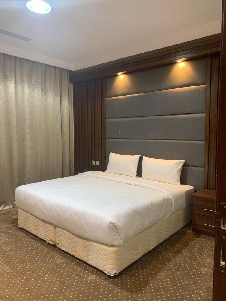 Itlalat Uhud Hotel Medina Bagian luar foto